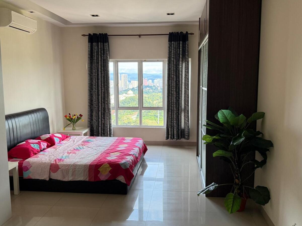 Cosy At Hartamas Apartment